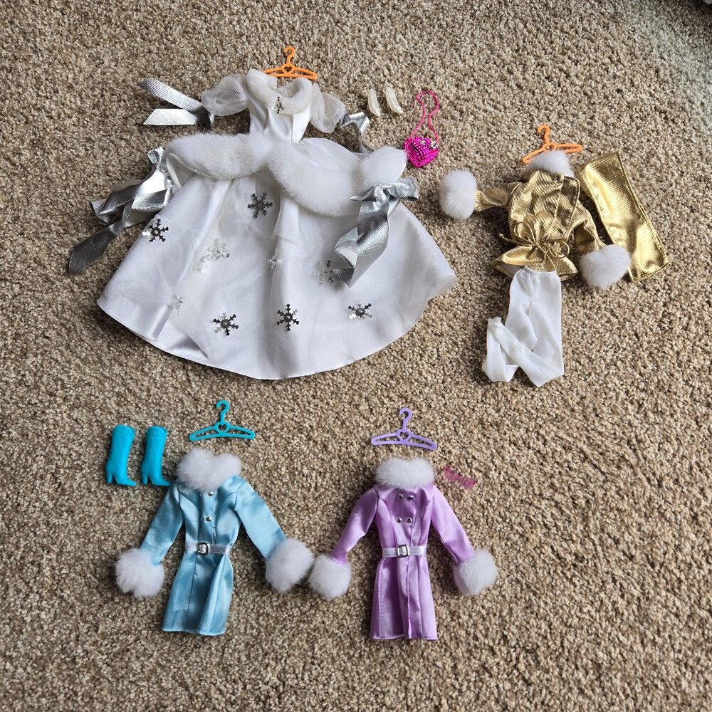 Vintage 1990's Barbie Clothes- Winter Theme!